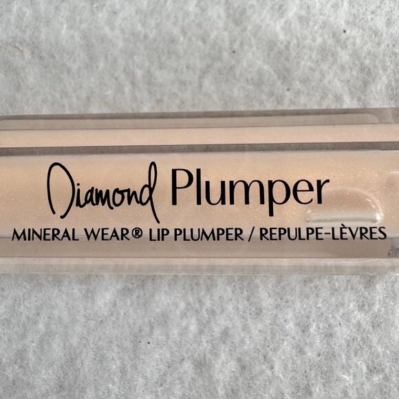 PHYSICIAN'S FORMULA Mineral Wear Diamond Lip Plumper in Light Pink Princess Cut - Picture 10 of 11